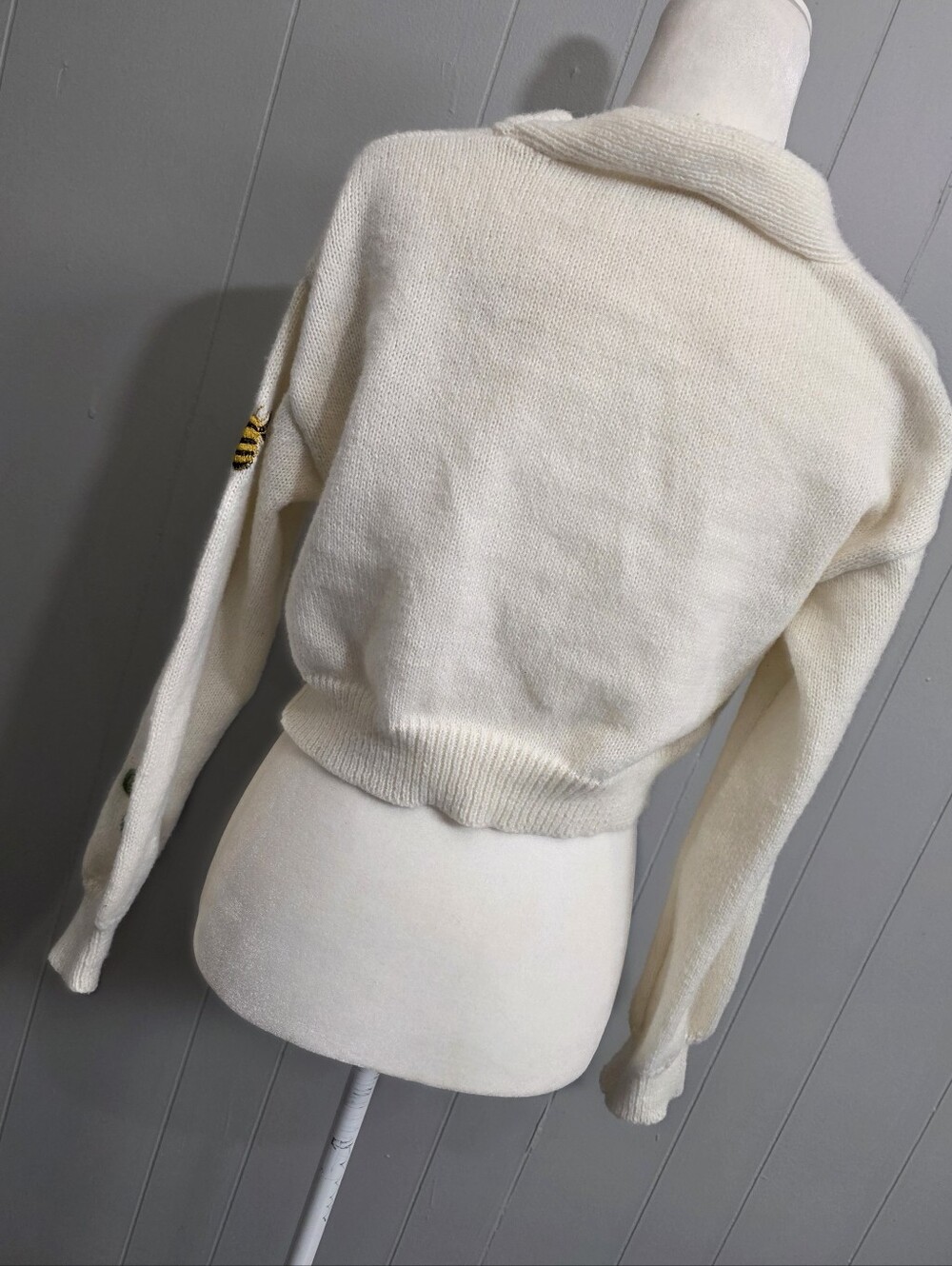 ROMWE White & Cream Bee And Flower Cardigan Size M - Picture 7 of 9
